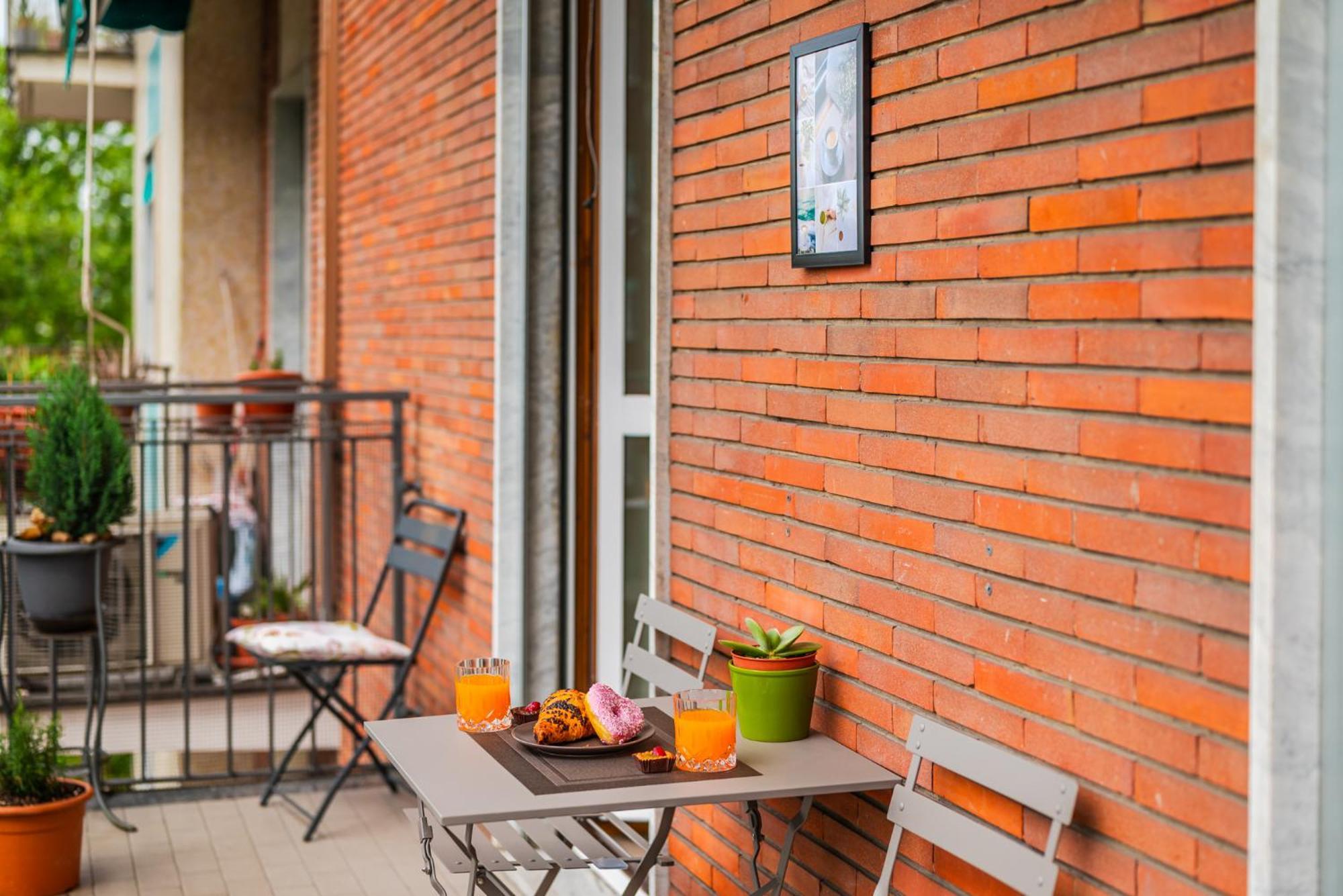 The Circle - Ampio Sui Navigli - Self-check In Apartment Milan